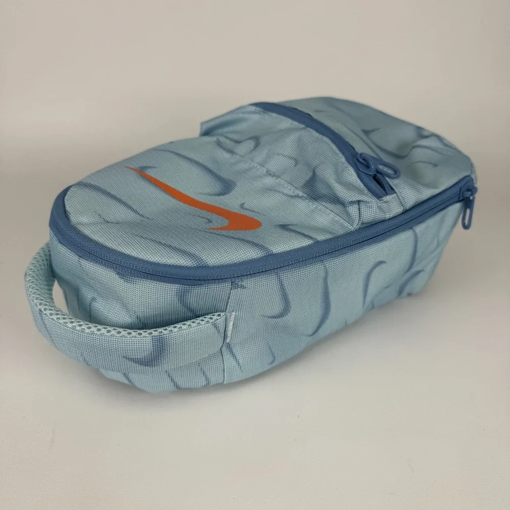 NIKE Classic Fuel Pack Lunch Bag‎ LIGHT BLUE 9A2747-UAV
